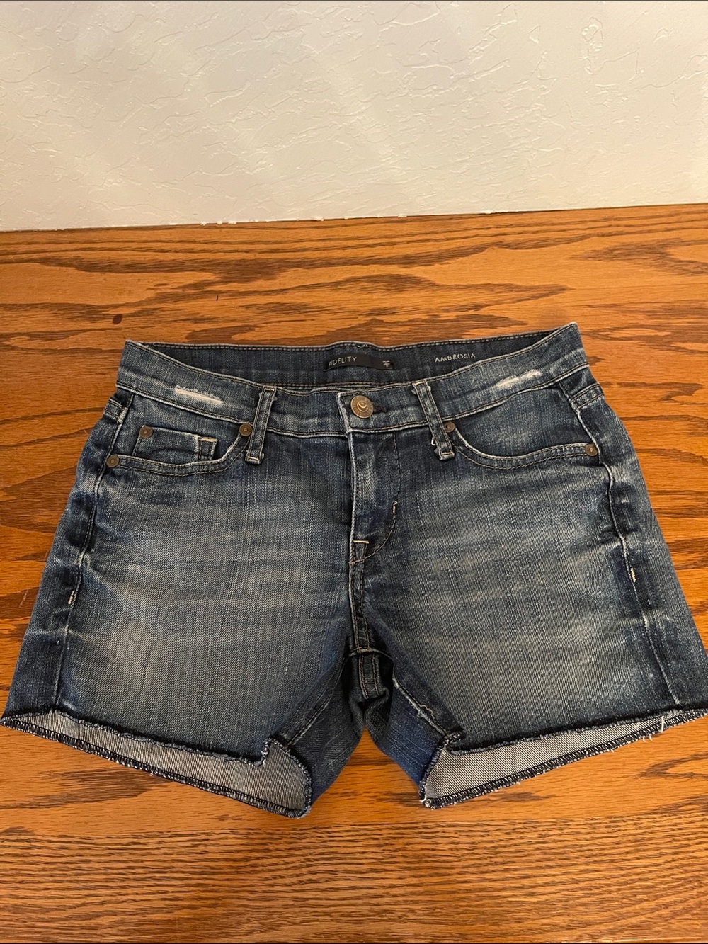 Fidelity Ambrosia denim shorts size 26